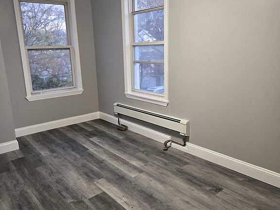 5th image of 2672 Richmond Ter Floor 2