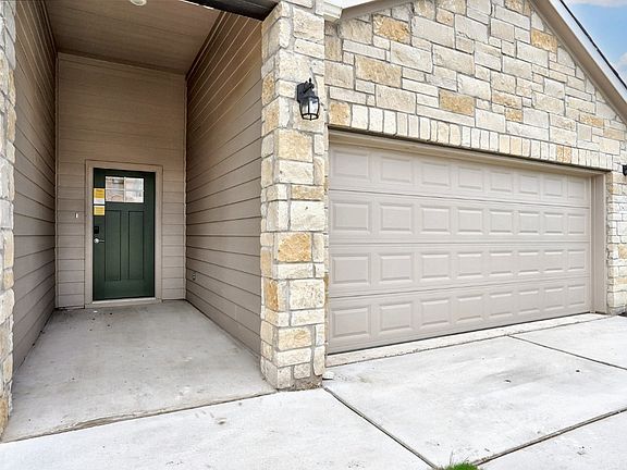 3rd image of 10600 Seguin St