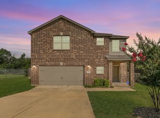 725 Oak Creek Dr, Hutchins, TX 75141