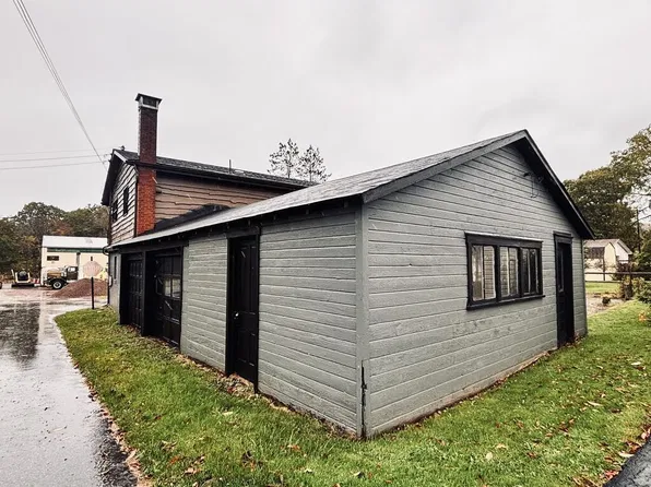 1047 South St, Shanksville, PA 15560