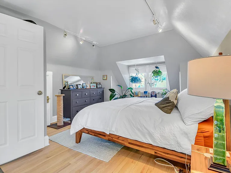 617 S Logan St — Photo 21
