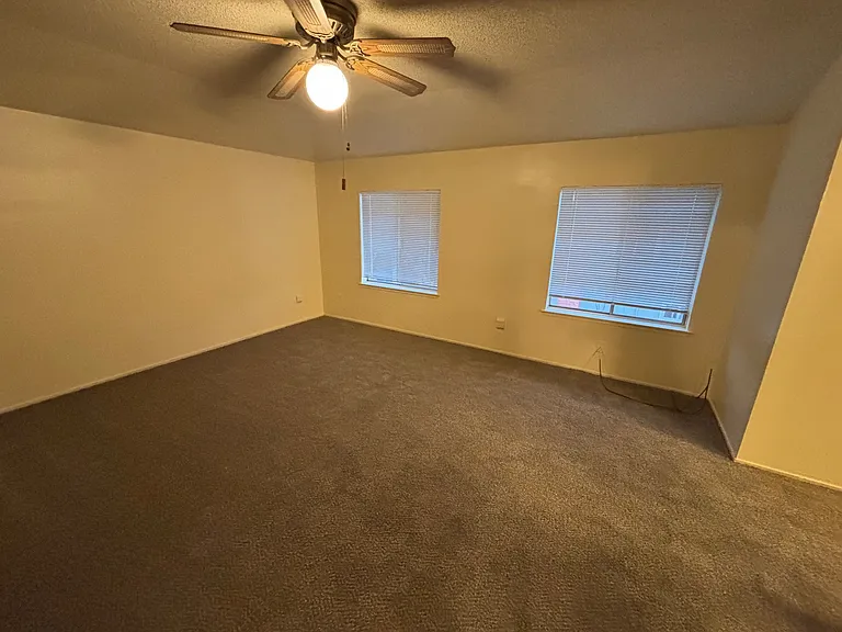 416 Dahlia St — Photo 8