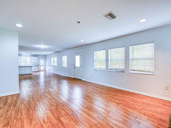 5th image of 17321 Simmons Rd