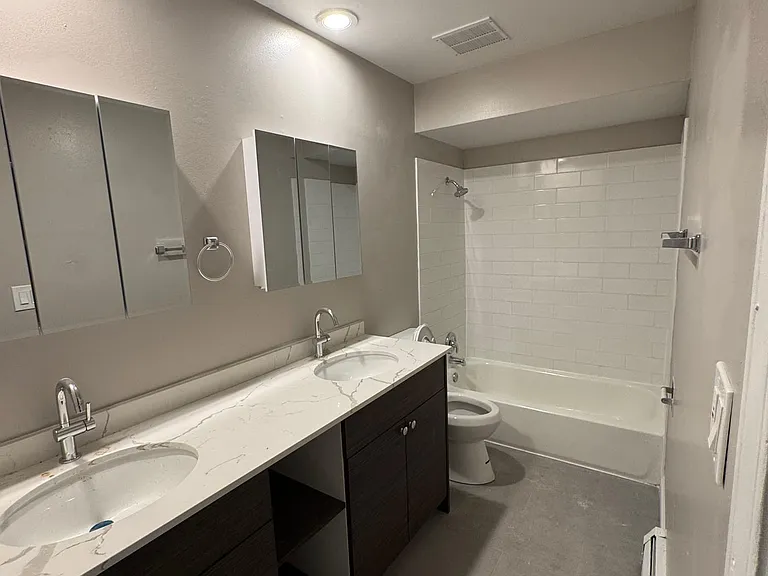430-40 Stevens Dr — Photo 2