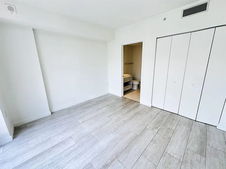 55 SW 9th St #2707 — Photo 5