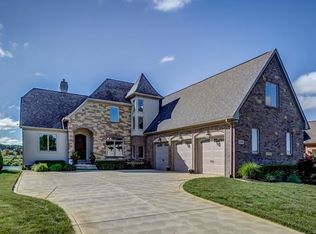 8381 Boulder Shores Dr, South Lyon, MI 48178