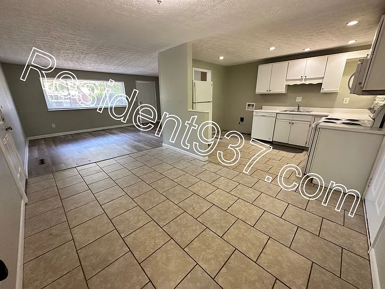 2295 Milesburn Dr — Photo 5
