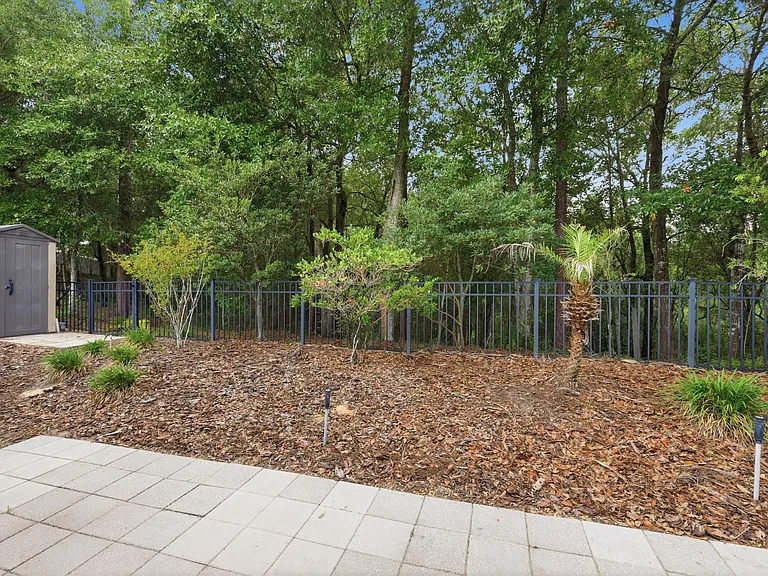 740 Preakness Cir — Photo 32