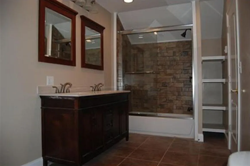 4 bed, 1.5 bath, 1544 sqft, $1,900 — Photo 4