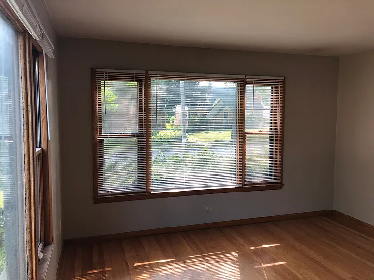 7009 W Lloyd St — Photo 8