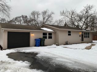 1332 Sacramento Dr, Carpentersville, IL 60110