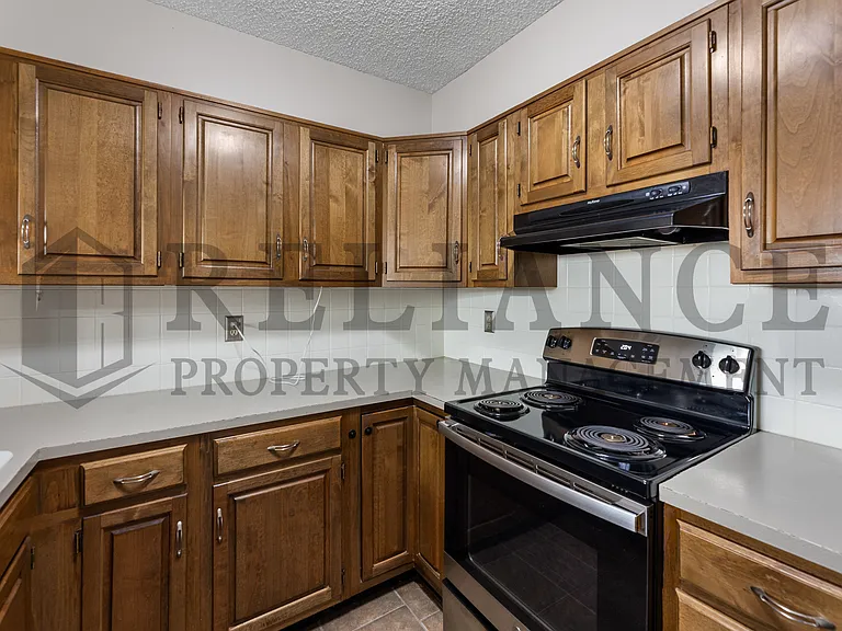 1111 E Redwood Rd — Photo 14