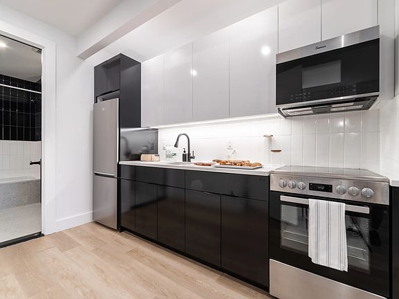 2nd image of 1035 President St #3