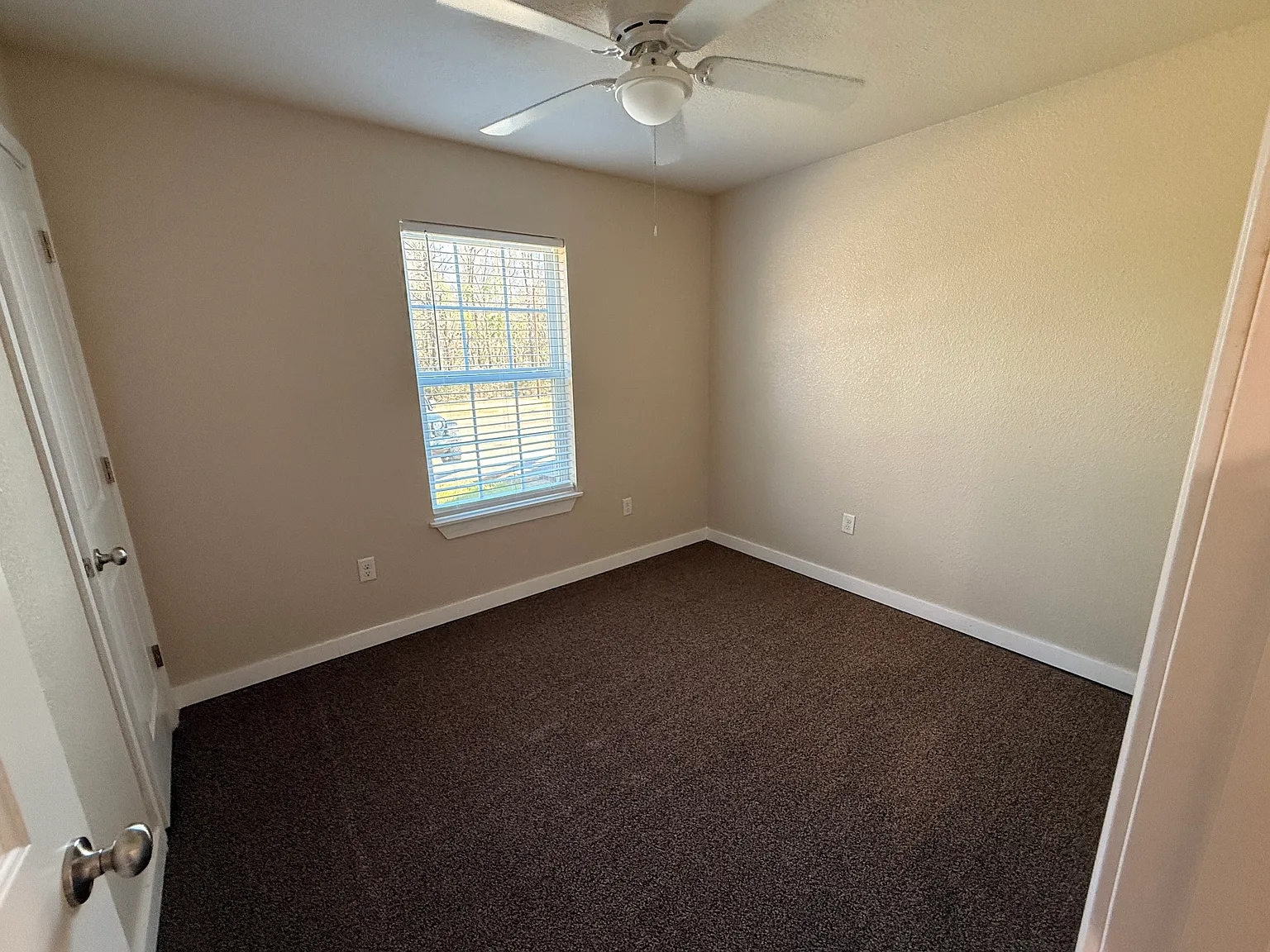 3 bed, 1400 sqft, $1,600 — Photo 4