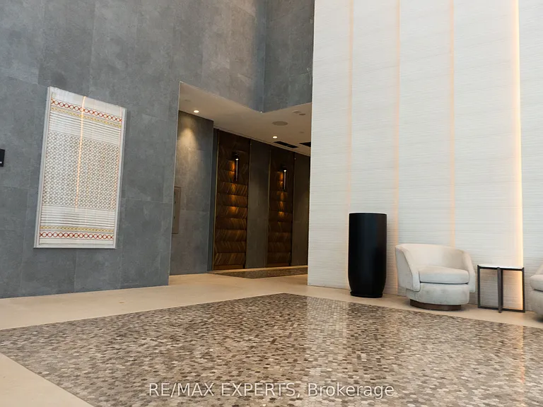 7890 Jane St #1802 — Photo 33