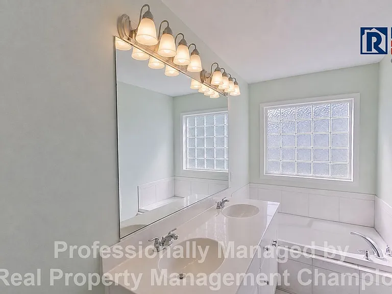 1734 Heatherstone Ln — Photo 18