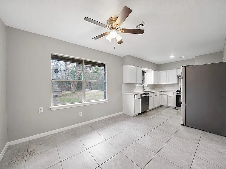 9347 Clearway Dr — Photo 6
