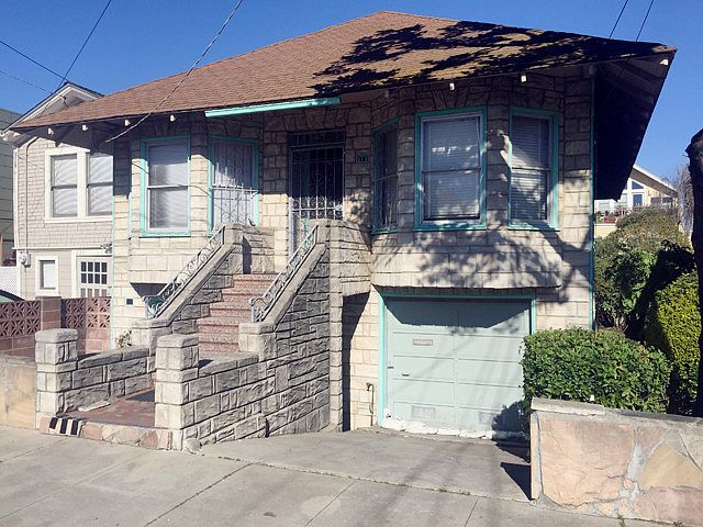 1st image of 216 Theresa St