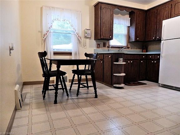 4th image of 11898 Woodview Blvd