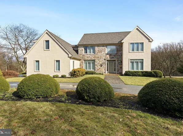 107 Twin Creek Ln, Kennett Square, PA 19348