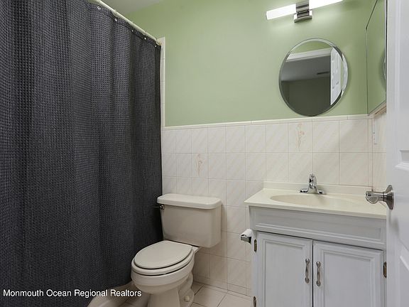 5th image of 100 1st St APT 11