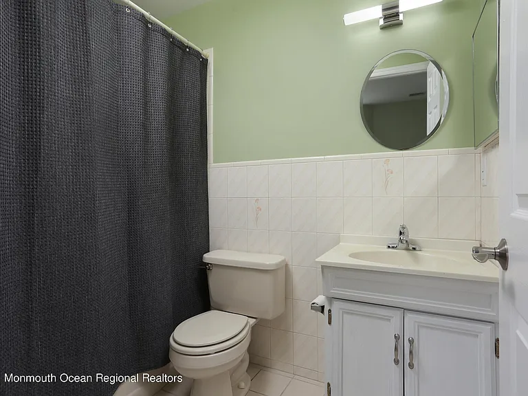 100 1st St #11 — Photo 5