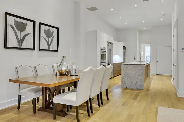 Sold by Corcoran | media 21