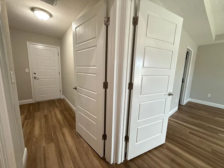 309 Locust Rd — Photo 23