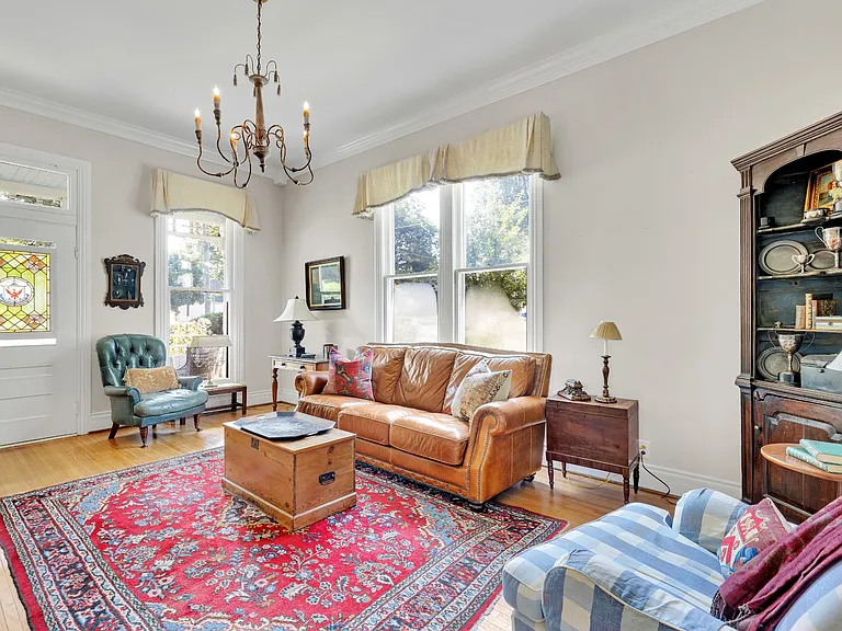 221 Walnut St — Photo 10