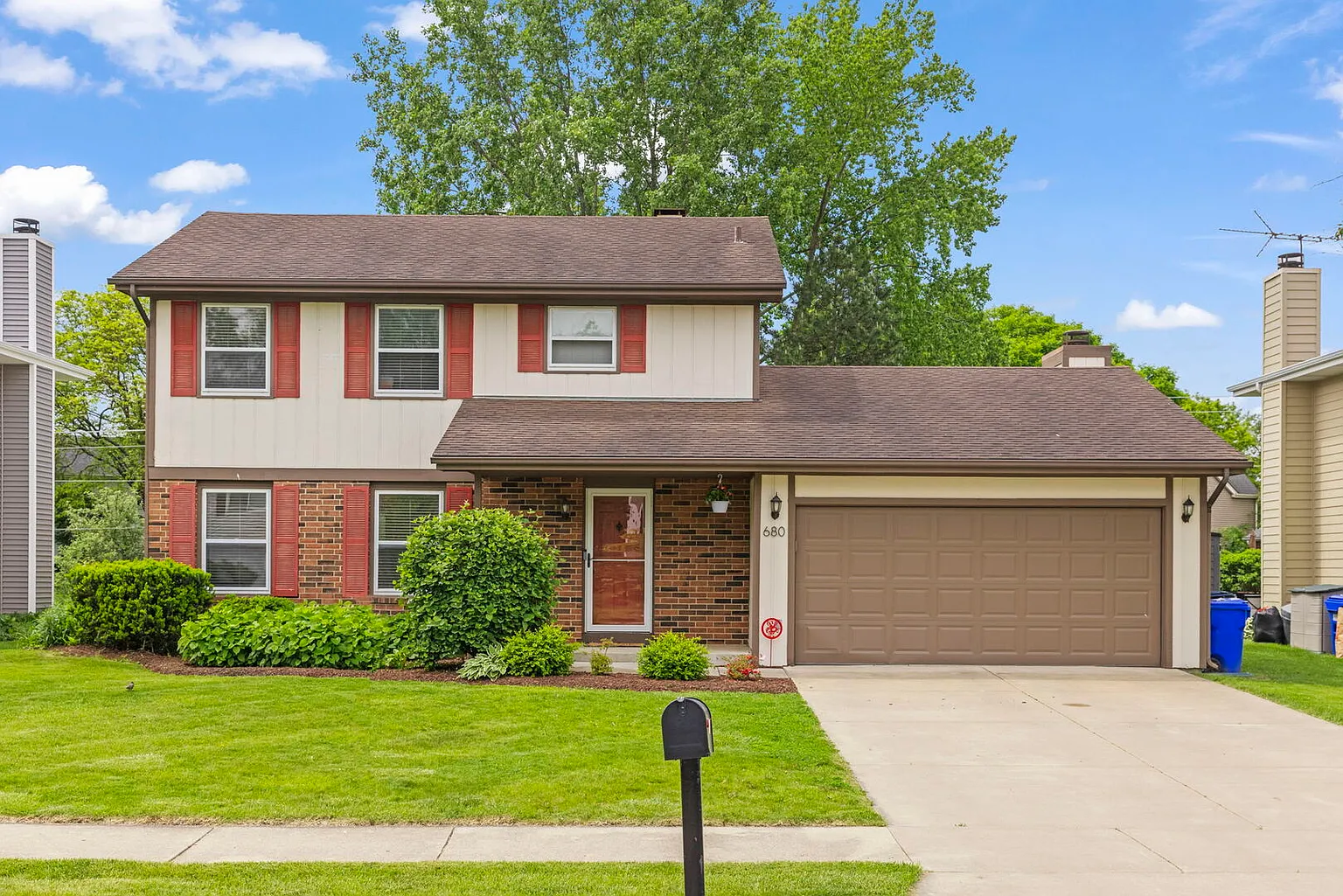 680 Tennyson Dr photo 1