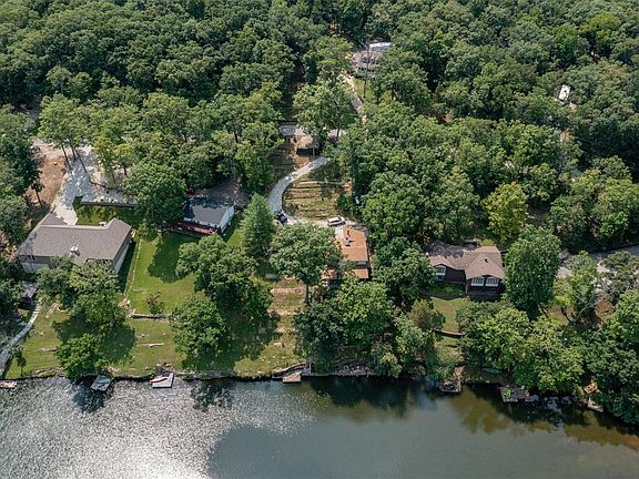 4th image of 115 S Lake Dr