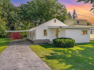 1583 S Huron Rd, Kawkawlin, MI 48631