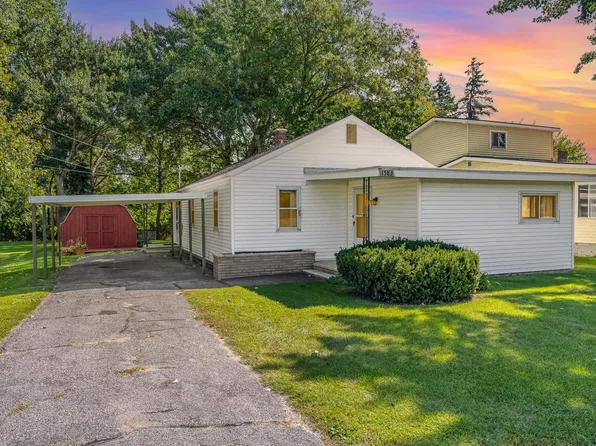 1583 S Huron Rd, Kawkawlin, MI 48631