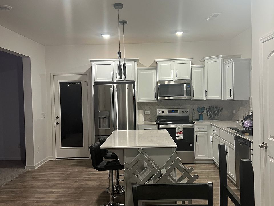 2nd image of 781 Mint Hill Cir