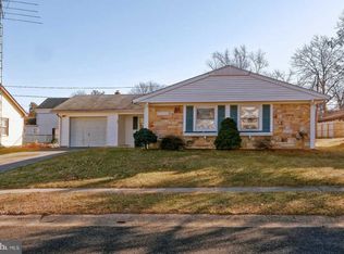 30 Gallant Ln, Willingboro, NJ 08046