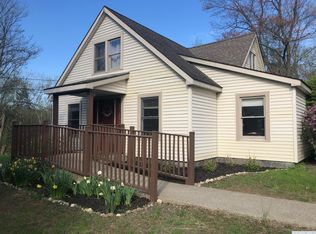 517 Peacedale Rd, Schodack Landing, NY 12156