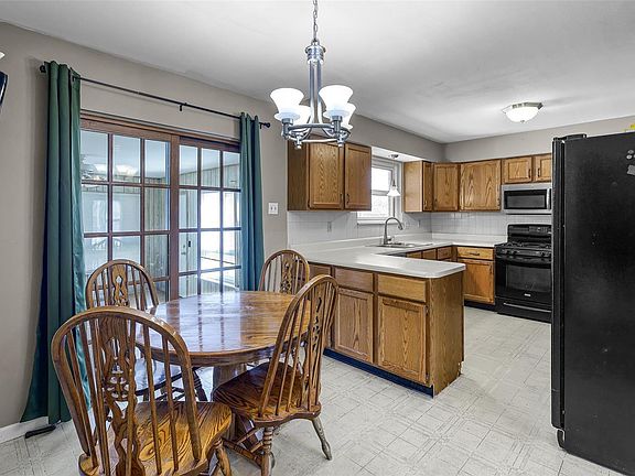 5th image of 9643 Yorkshire Estates Dr