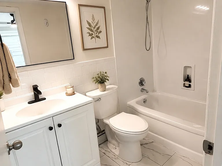 1303 Cranston St #2B — Photo 10