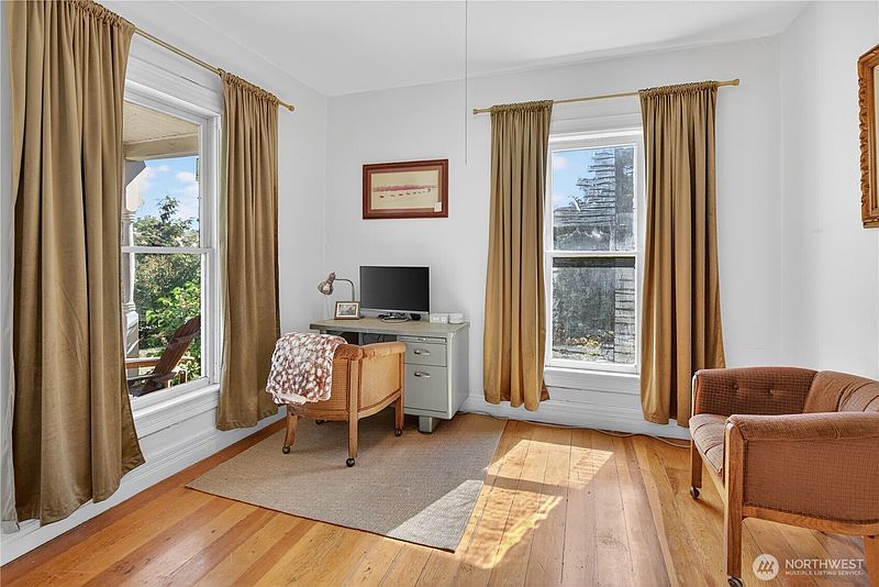 5th image of 126 W Ash Street