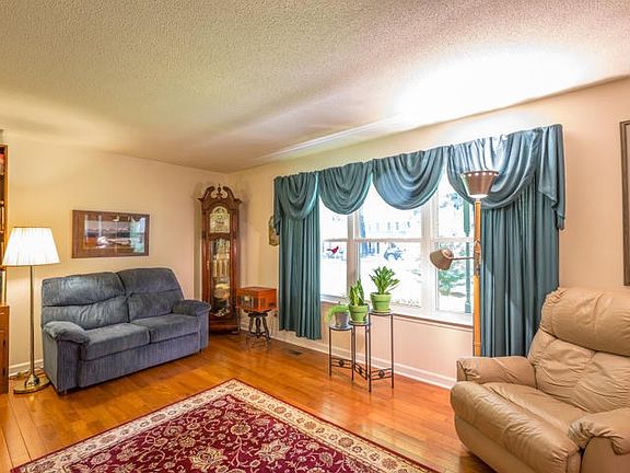 Hardwood floors on main level