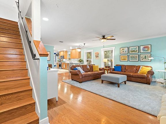 4th image of 205 W Genesee St