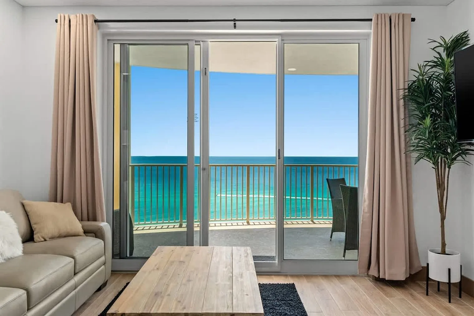 2 bed, 2.0 bath, 1140 sqft, $2,396 — Photo 3