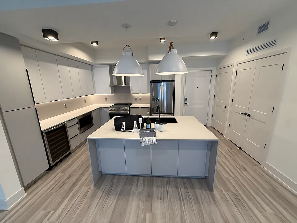 20160 W Dixie Hwy #312