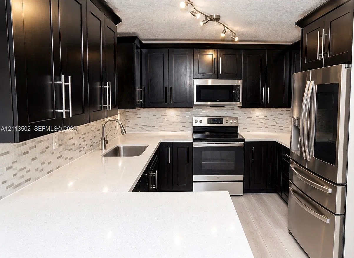 3 bed, 2.5 bath, 1400 sqft, $2,800 — Photo 3