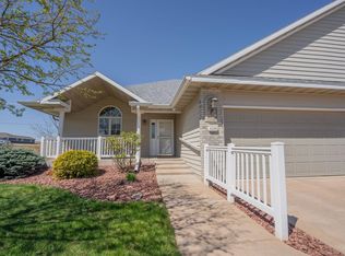4298 Mill Ridge Cir, Eau Claire, WI 54703