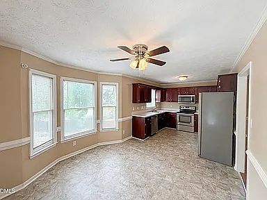 4th image of 3512 Gables Dr