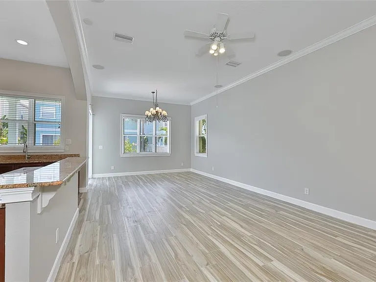 6573 Simone Shores Cir — Photo 14