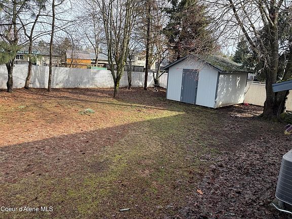 2nd image of 1635 E Tall Timber Loop