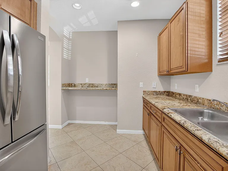 1418 W Wickham Cir #B — Photo 11