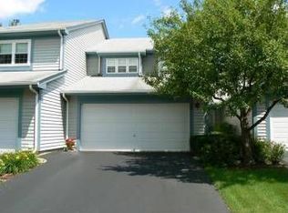 55 White Pine Dr, Schaumburg, IL 60193